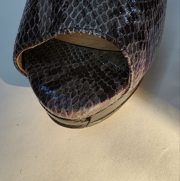 Womens Nine West Black and Gray Snakeskin Heels - Size 9.5 - Picture 4 of 6